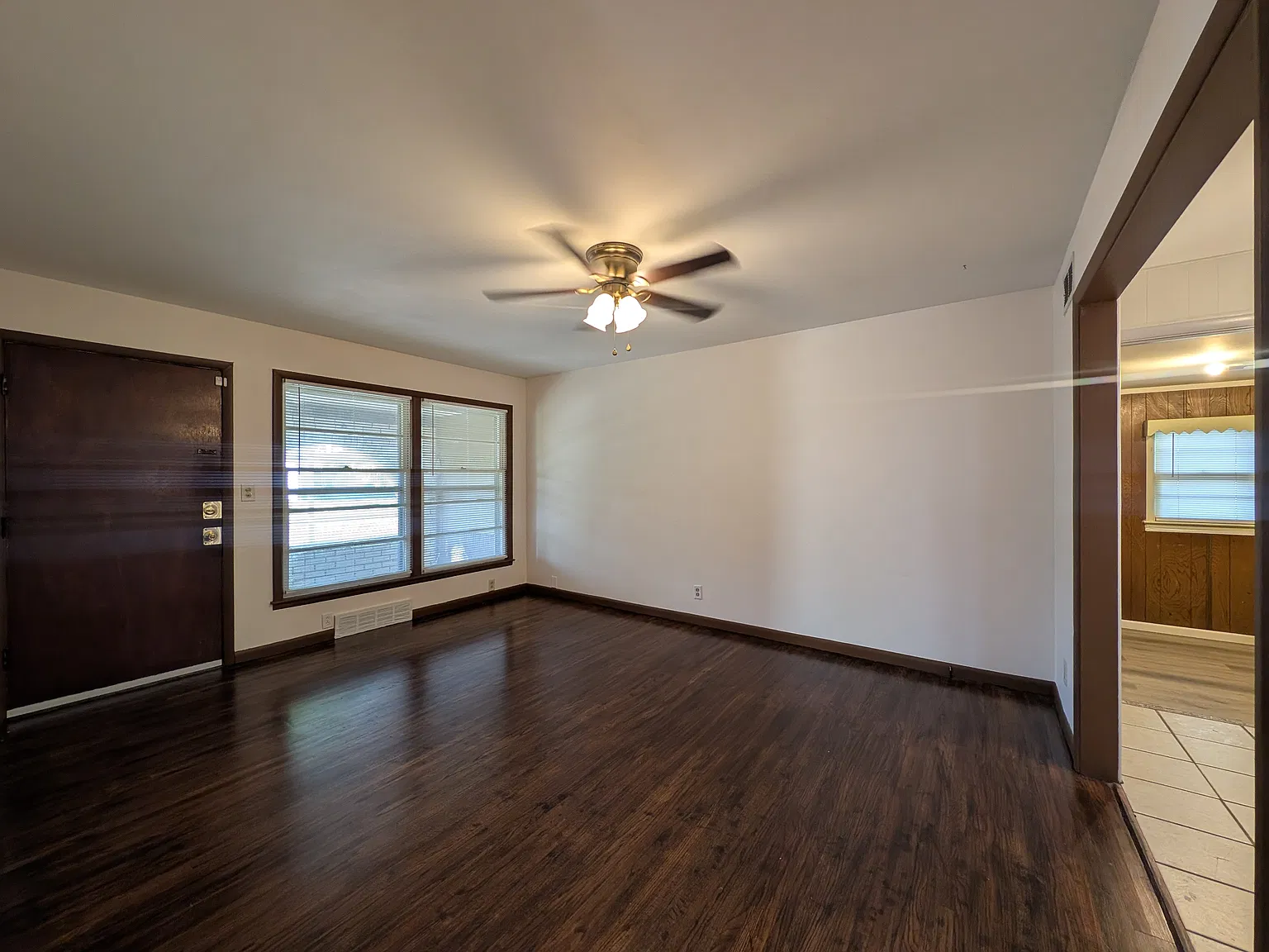 5 bed, 1470 sqft, $1,300 — Photo 3