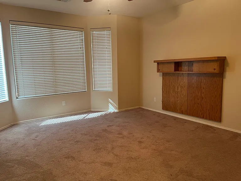 1535 E Viola Dr — Photo 5