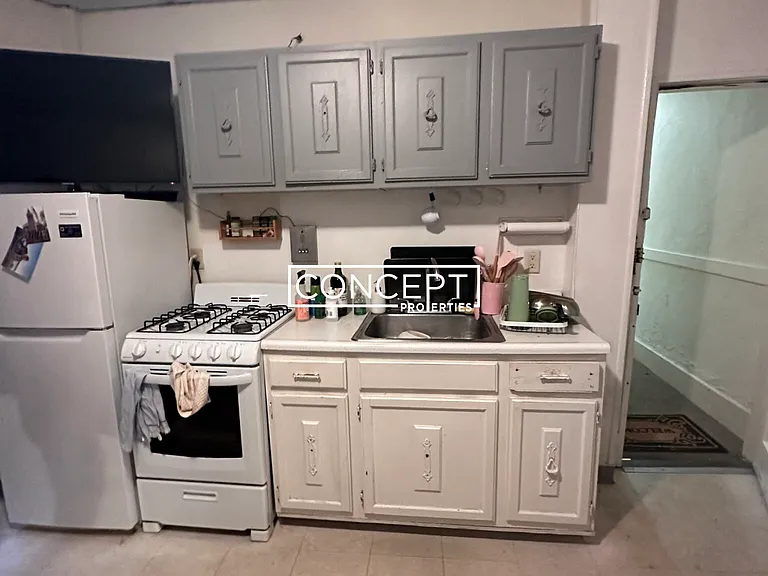 9 Myrtle St #4CP — Photo 2