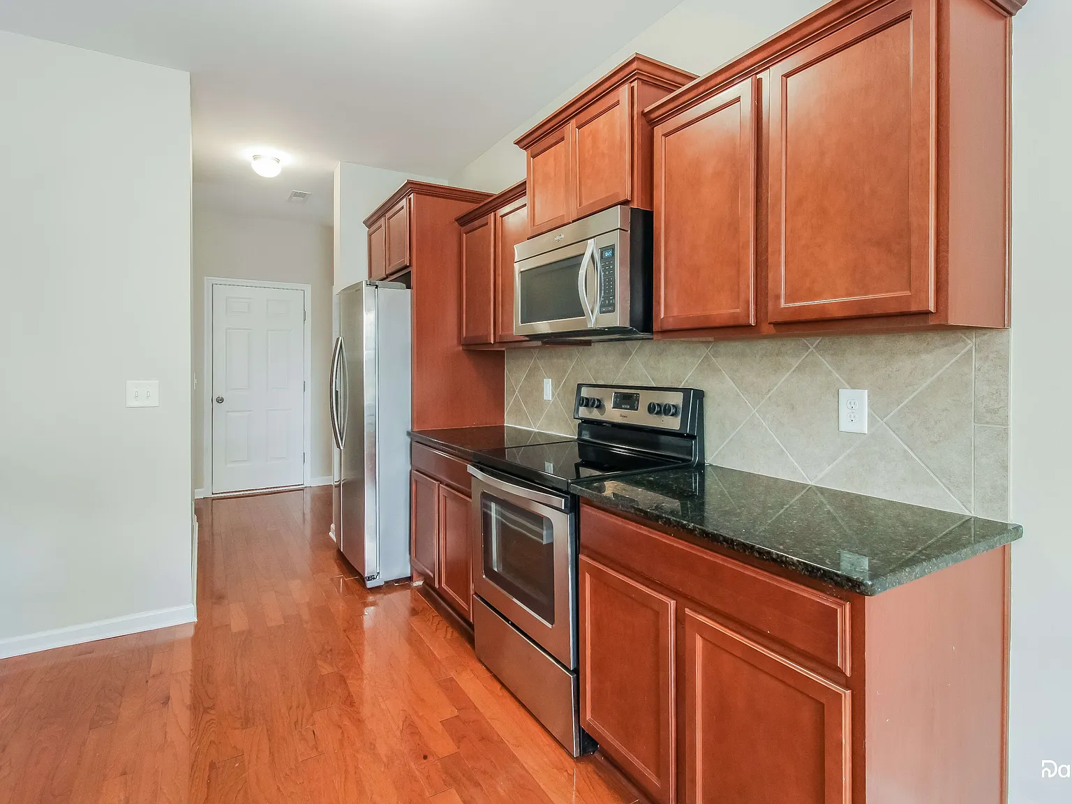 4 bed, 2.5 bath, 2157 sqft, $1,910 — Photo 2