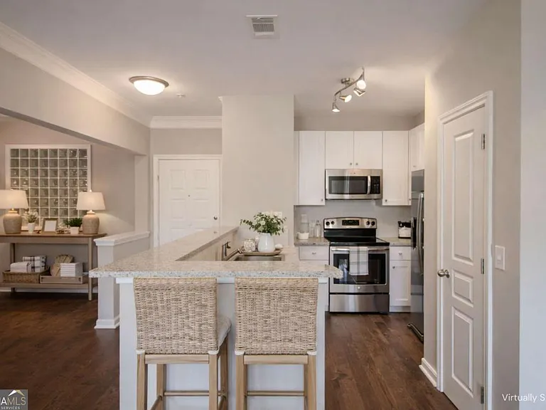 10 Perimeter Summi Blvd #4139 — Photo 7