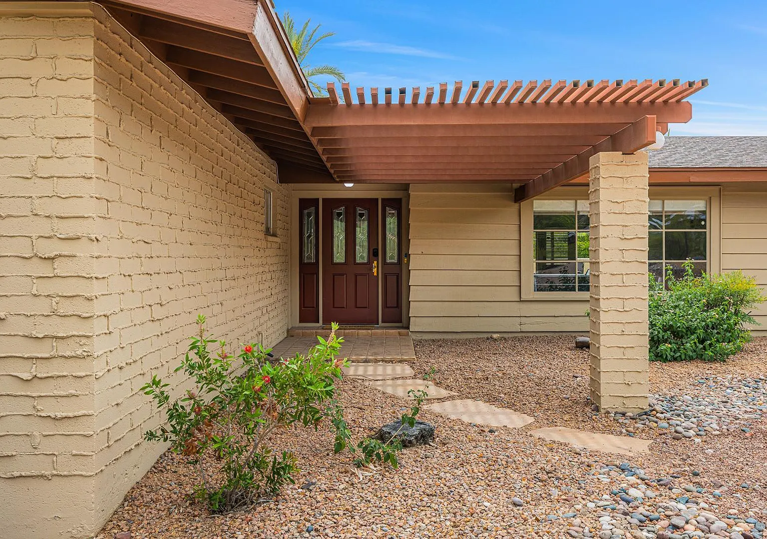 5 bed, 4.5 bath, 3389 sqft, $6,000 — Photo 3