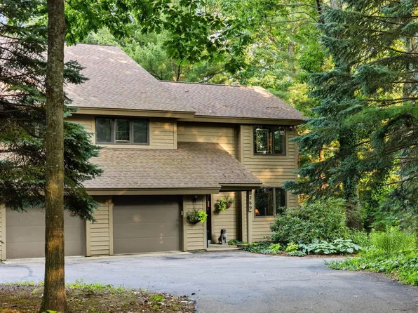 6269 Summit Ct, Traverse City, MI 49686