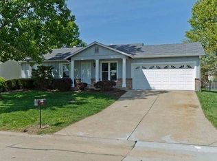 3810 Harvest Point Dr, Saint Peters, MO 63376