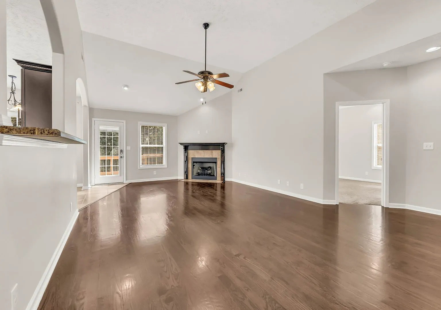 1712 Apache Way — Photo 4