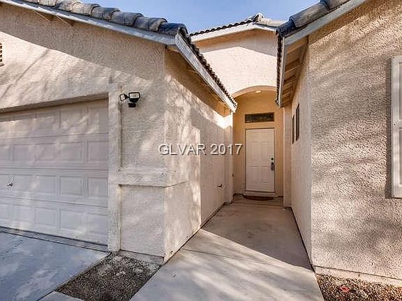 3rd image of 348 Cactus Sands Ave