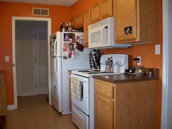 4th image of 3307 Gott Cir
