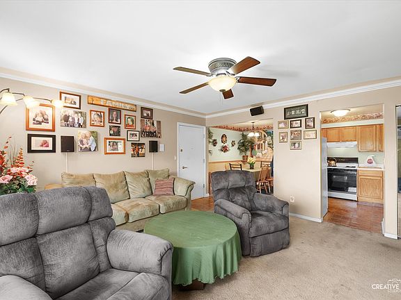 4th image of 19330 Wolf Rd APT 9