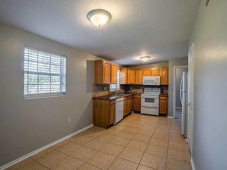 3007 Willow Ave — Photo 10