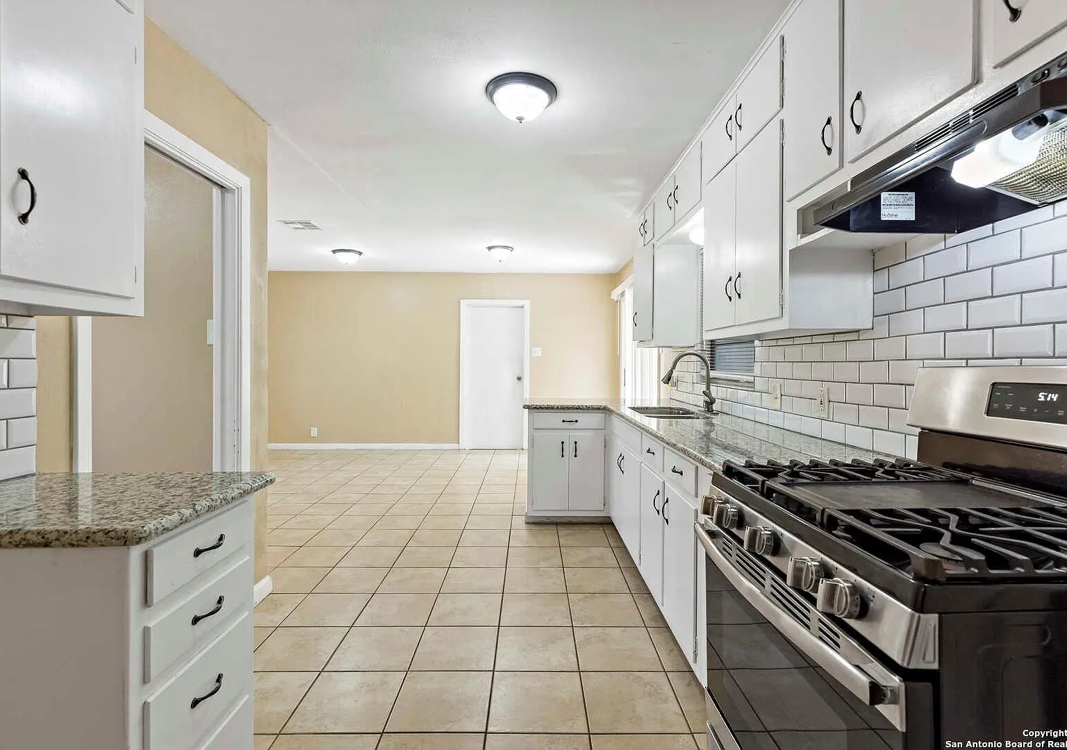 3 bed, 2.0 bath, 1280 sqft, $1,800 — Photo 3