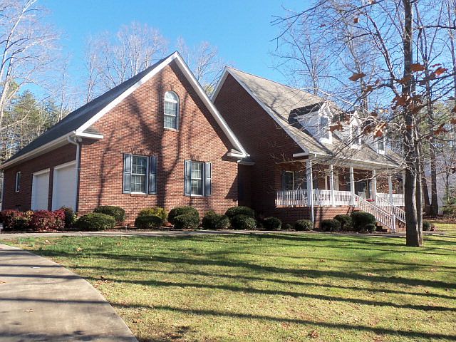 1st image of 132 Twin Lake Dr