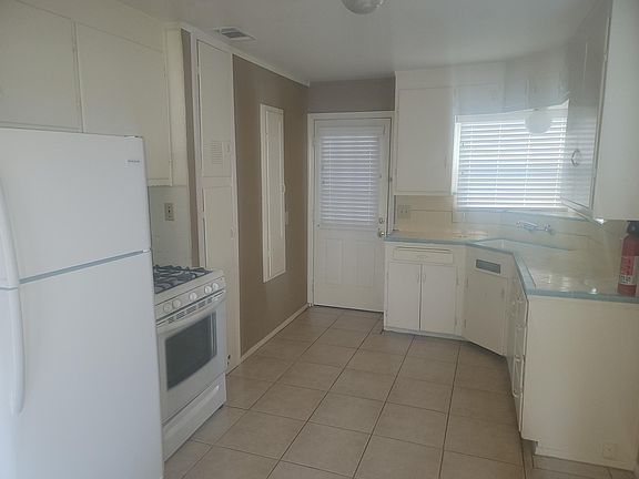 3rd image of 2824 14th Ave #1