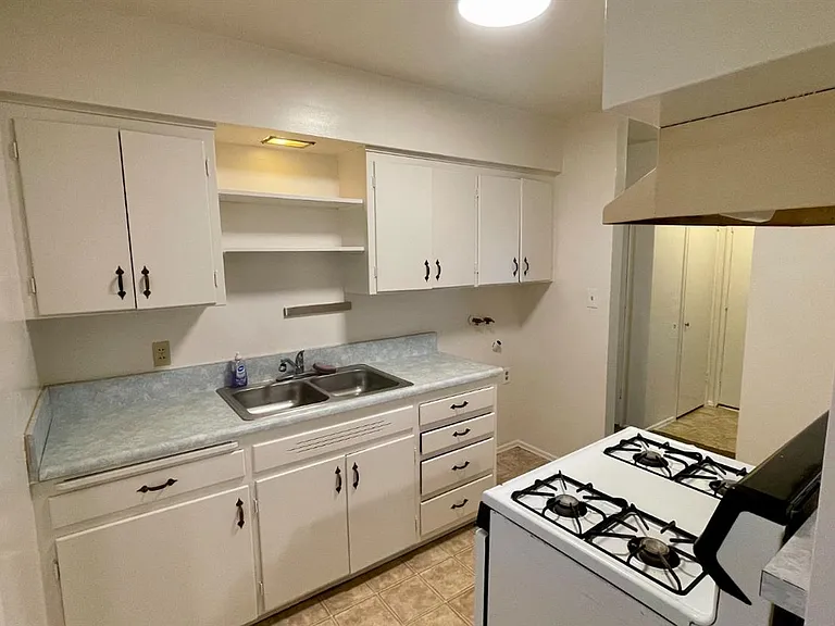 1412 Rodgers Rd — Photo 5