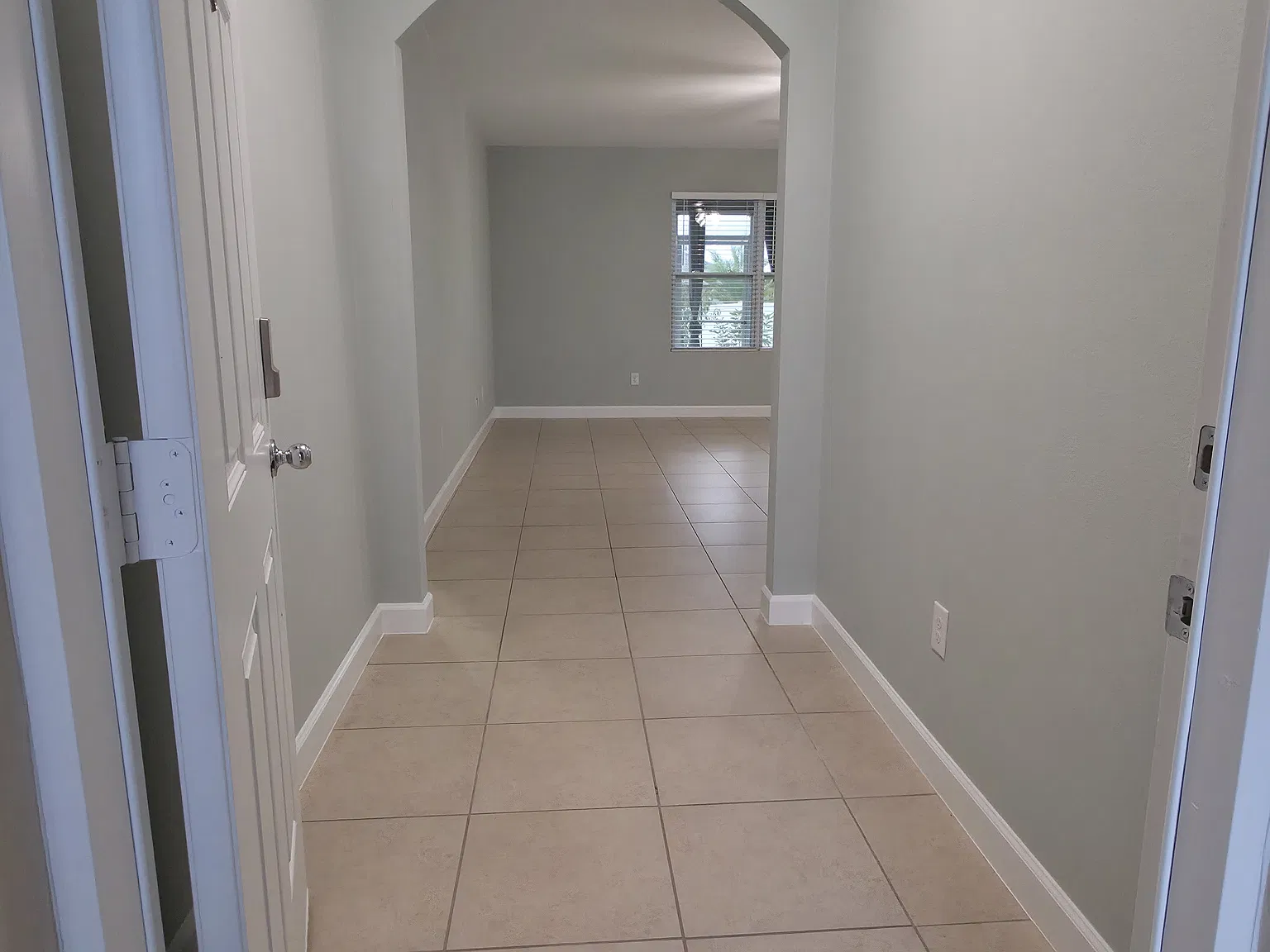 3 bed, 1795 sqft, $2,300 — Photo 3