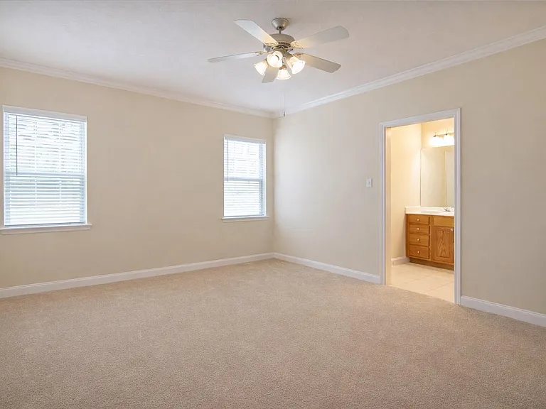 418 Price Dr — Photo 9