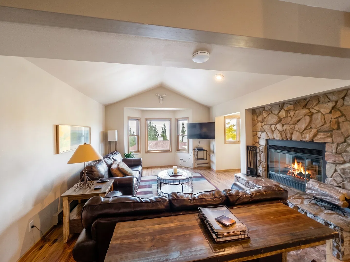 Furnished 3-Bedroom, 3-Bath Townhome in Breckenridge Winter Seasonal Rental Garage, Fireplace & M... — Photo 2