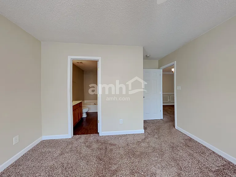 2208 Thorncrest Dr — Photo 9
