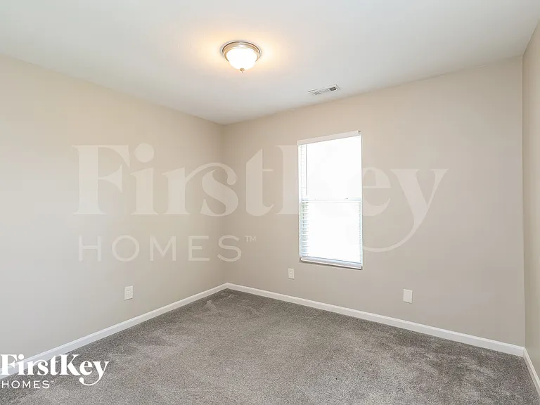 7307 Woodbourne Ln — Photo 14