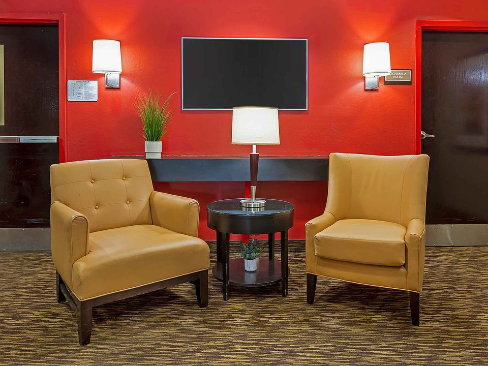Lobby and Guest Check-in