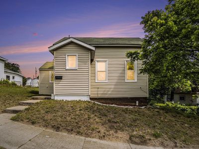705 E Dowland St, Ludington, MI, 49431