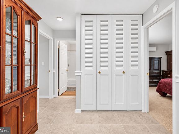 3rd image of 53 Kingston Way