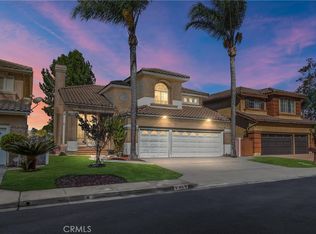 915 S Cottontail Ln, Anaheim, CA 92808