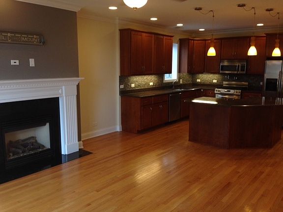 4th image of 5106 N Lincoln Ave Unit 2
