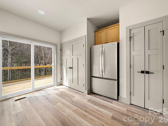 3rd image of 229 Edgewood Rd S