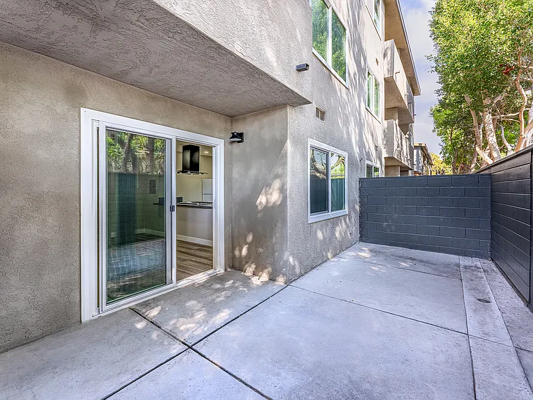 2777 Nimitz Blvd — Photo 10