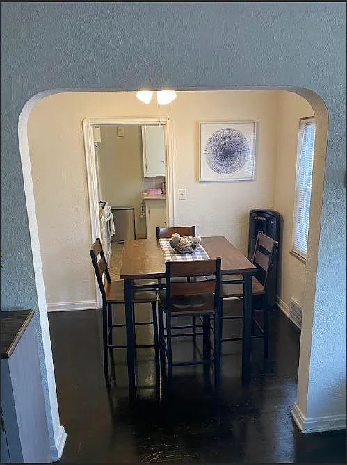 3 bed, 1233 sqft, $2,200 — Photo 4