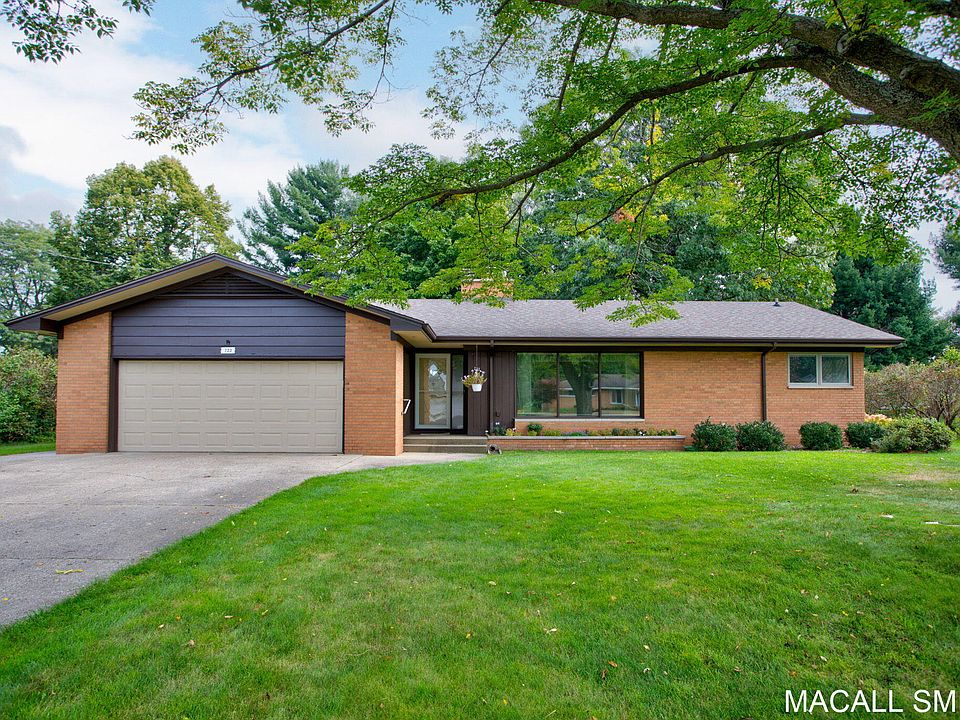 1st image of 733 Larkwood Dr