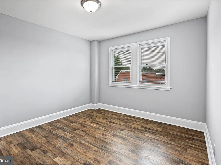 1015 Lyndhurst St — Photo 15