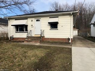 4861 Green Rd, Warrensville Heights, OH 44128