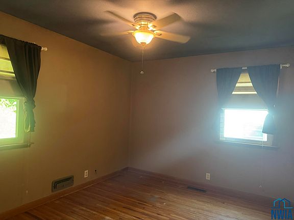 4th image of 1611 Linden Way