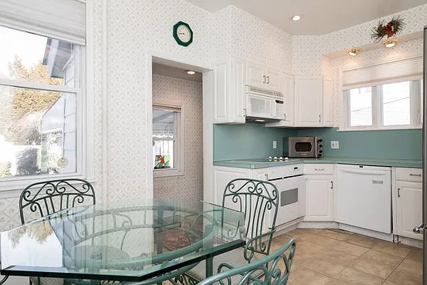 Sold by Jabour Realty Company | media 10