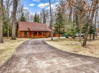 305 Meadow Ln, Prudenville, MI 48651