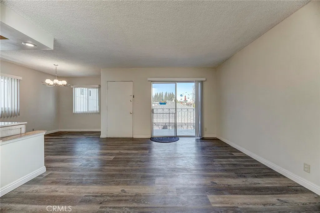 2 bed, 700 sqft, $2,495 — Photo 4