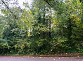 3020 SW Nottingham Dr, Portland, OR 97201