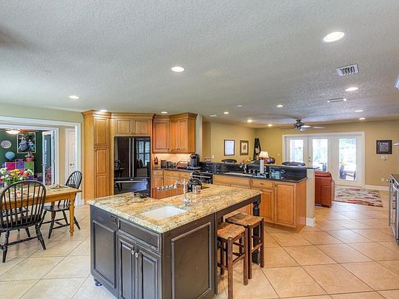 5th image of 409 Palmetto St