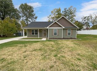 3811 Wooddale Ln, Greensboro, NC 27405