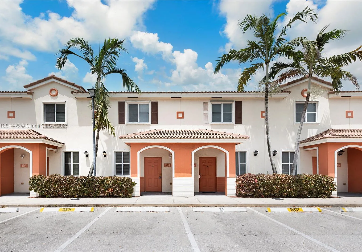 2 bed, 2.5 bath, 1140 sqft, $2,500 — Photo 3