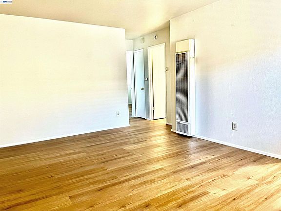 3rd image of 582 E H St