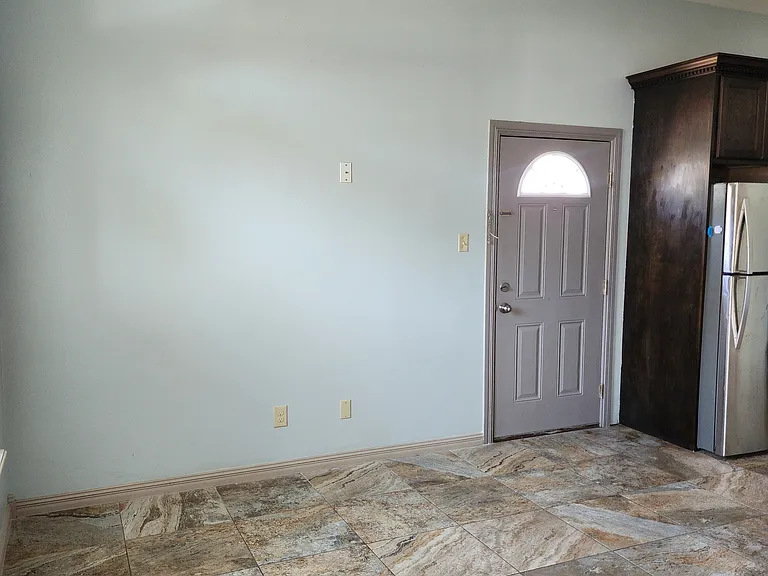 712 N Malinche Ave — Photo 8