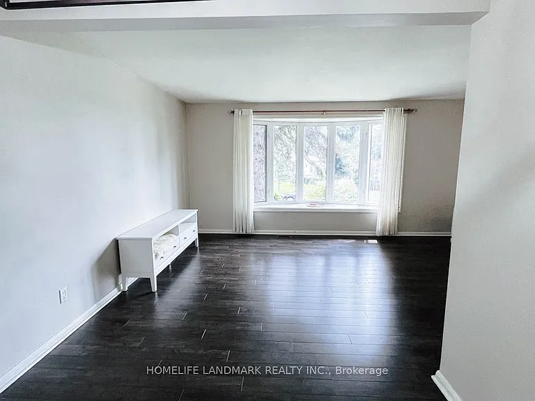 16 Lochinvar Cres #MAIN — Photo 8