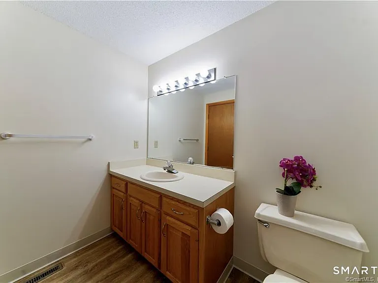 33 Ivy Ln #33 — Photo 5