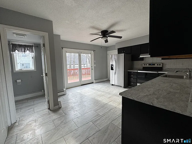 27 Katie Ln — Photo 3