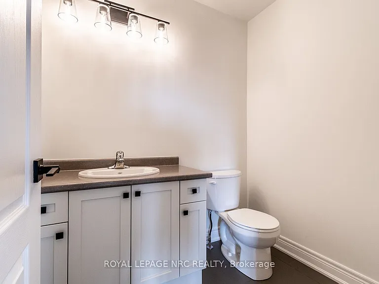 121A Moffatt St #21 — Photo 21