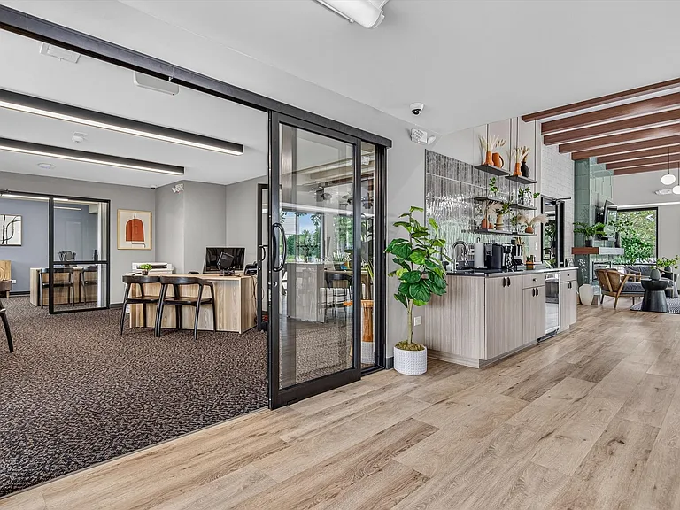 12-Stonebridge-14 (Leasing Center)
