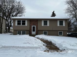1901 E 52nd St, Sioux Falls, SD 57103