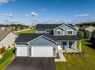 120 Dawson Creek Trl, Poplar Grove, IL 61065